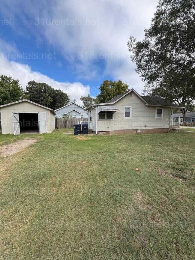 Foto del edificio - 405 Hillcrest St