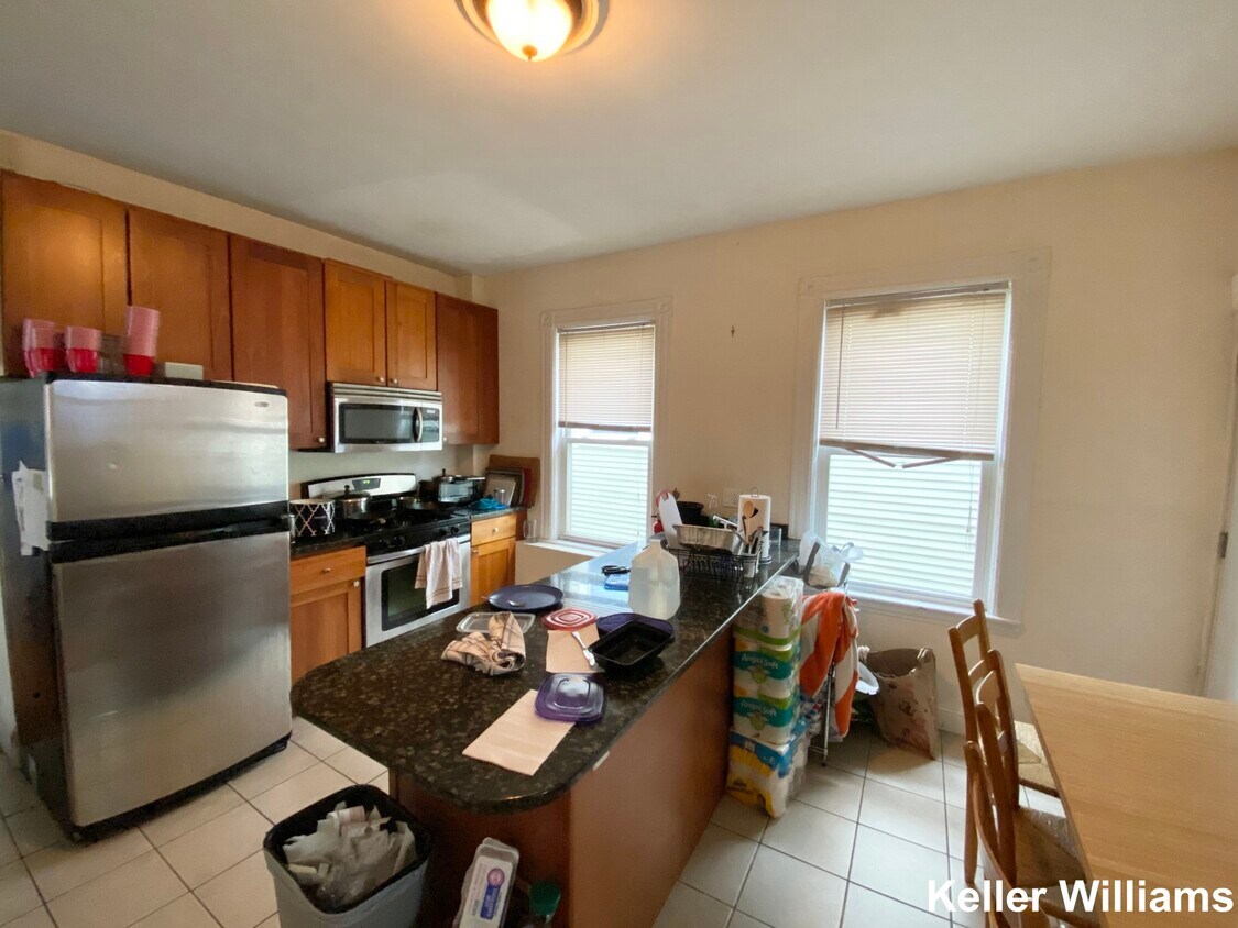 Foto principal - 17 Sachem St