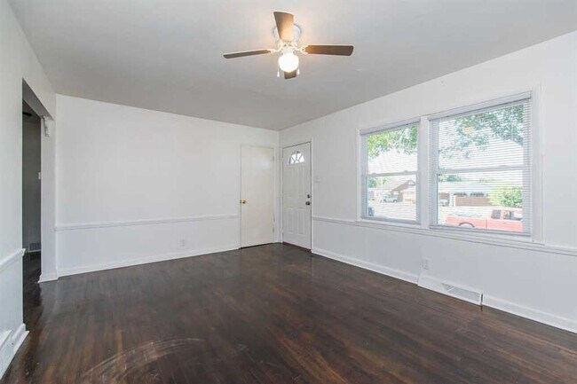 Foto del edificio - Spacious 4-Bed, 2-Bath Home for Comfortabl...