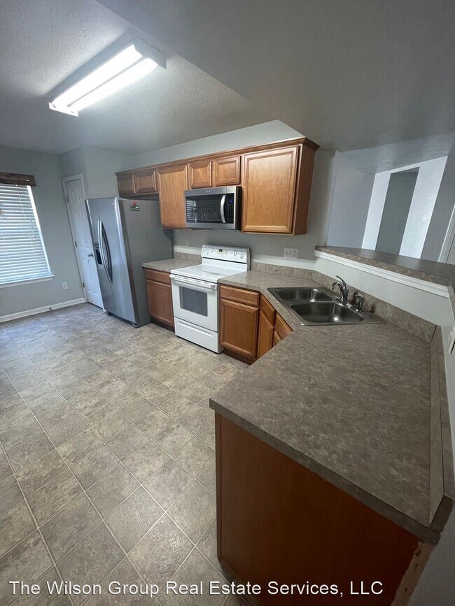 Building Photo - 2 br, 2.5 bath House - 328 Doe Ridge Court