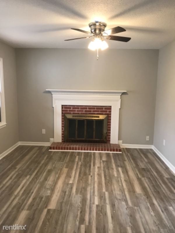 Building Photo - 803 Pine Ridge Dr