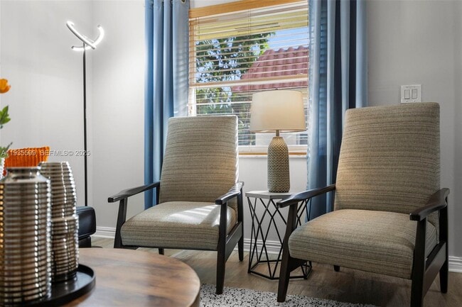 Foto del edificio - 1125 NE 16th Pl