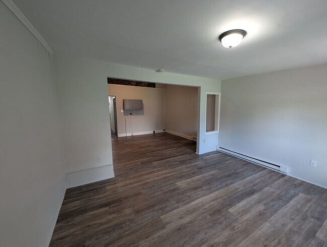 Foto del edificio - Large 2 Bed 1 Bath Townhome
