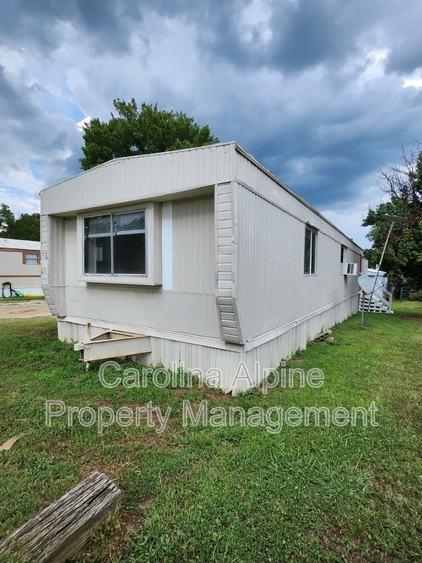 Building Photo - 2807 Blacksburg Rd