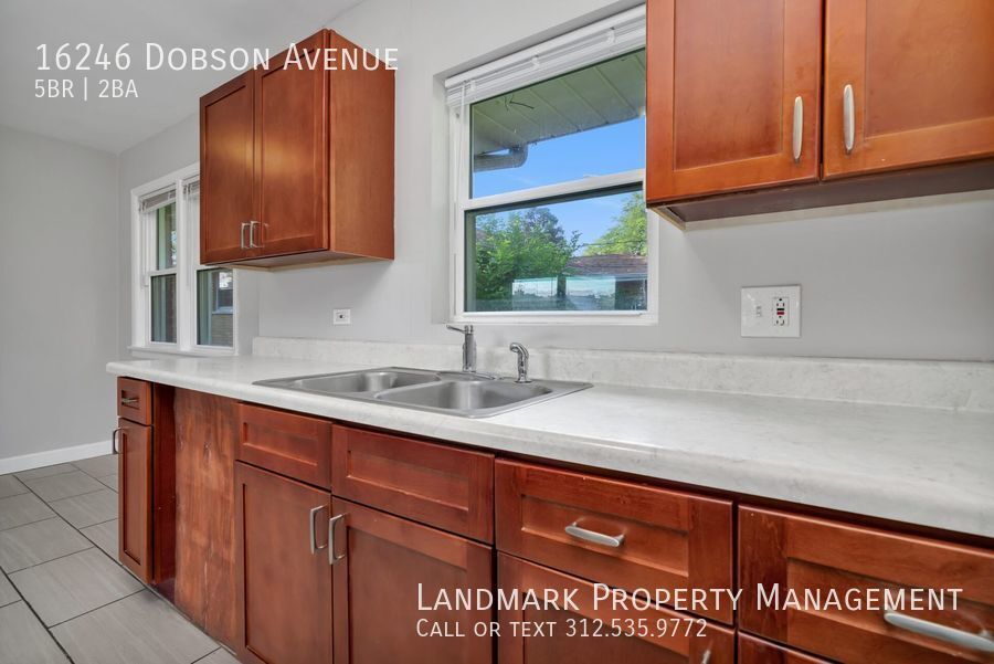 16246 Dobson Avenue, South Holland House Rental in South Holland, IL