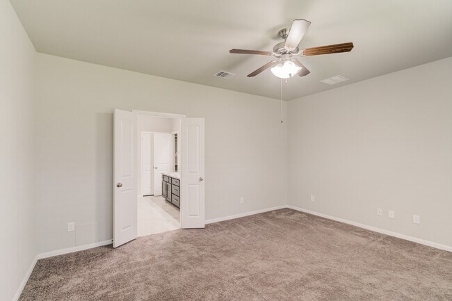 Foto del edificio - 4423 Sandhill Terrace Ln