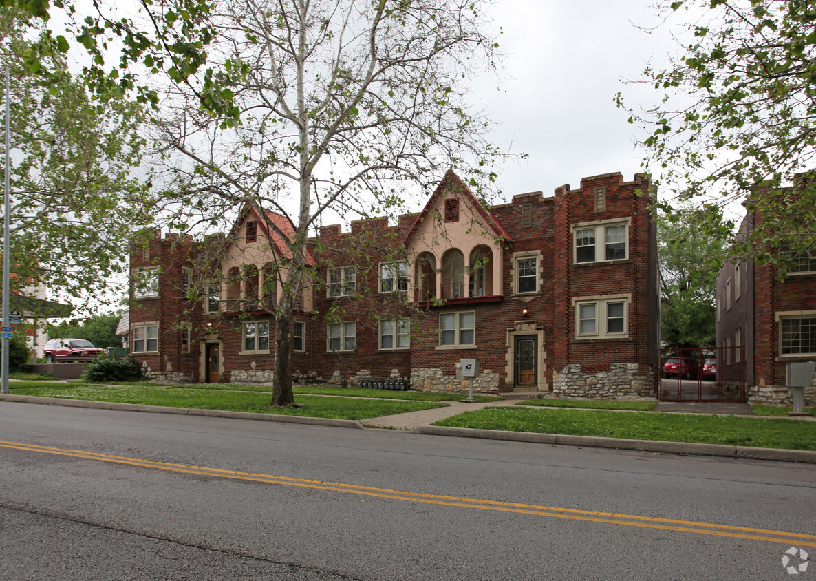 Primary Photo - z-051524-Roanoke Apartments