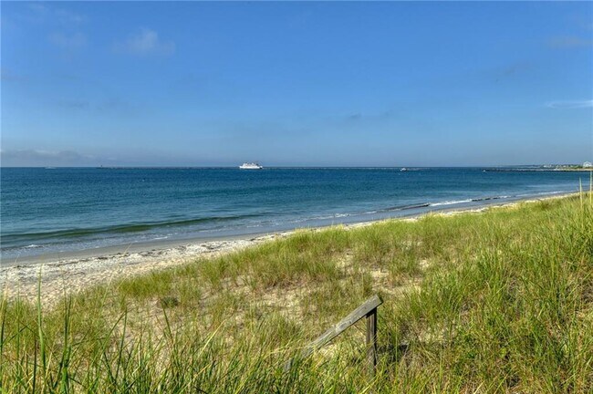 Foto del edificio - 154 Sand Hill Cove Rd
