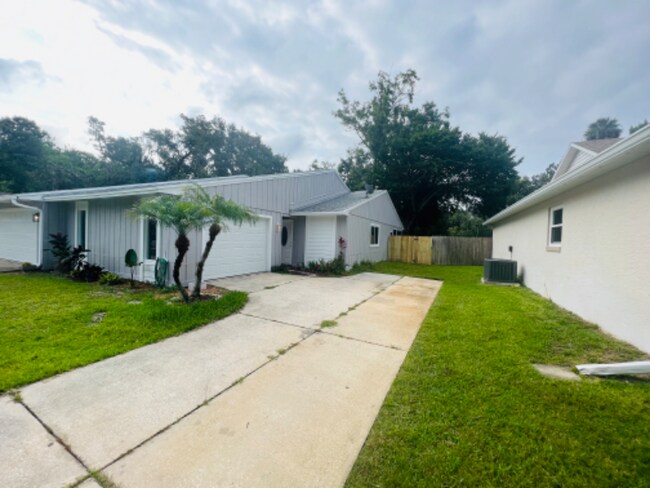Building Photo - 831 Sugar House Dr