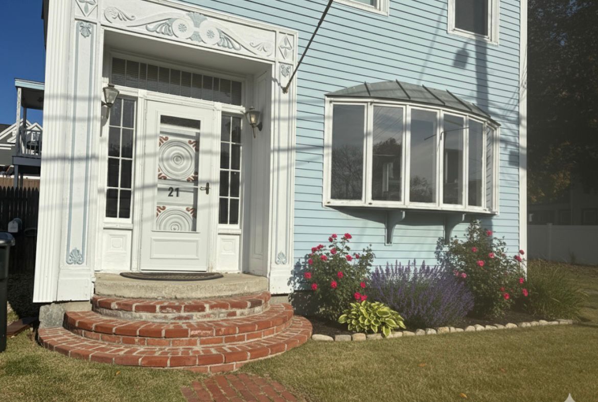 Puerta principal - 21 Franklin St