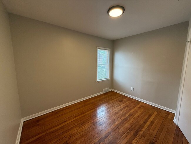 Building Photo - Renovated 3-Bedroom Home – We Welcome Sect...