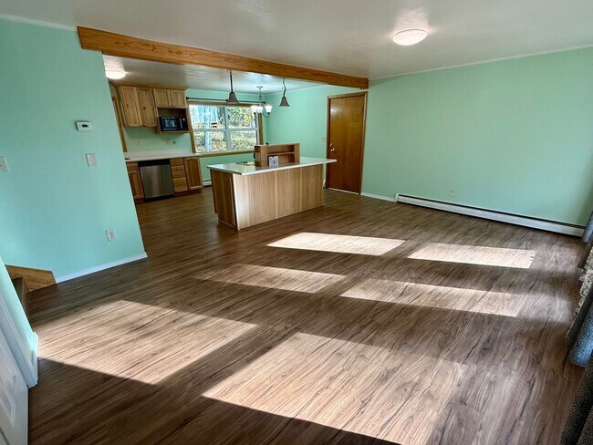 Building Photo - 2422 Nugget Loop