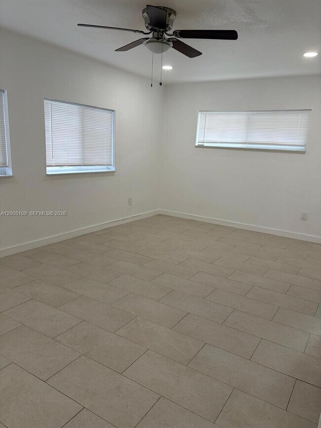 Building Photo - 5225 SW 116th Ave