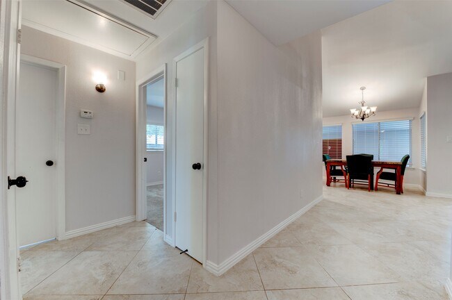 Foto del edificio - 10703 Highland Woods Dr