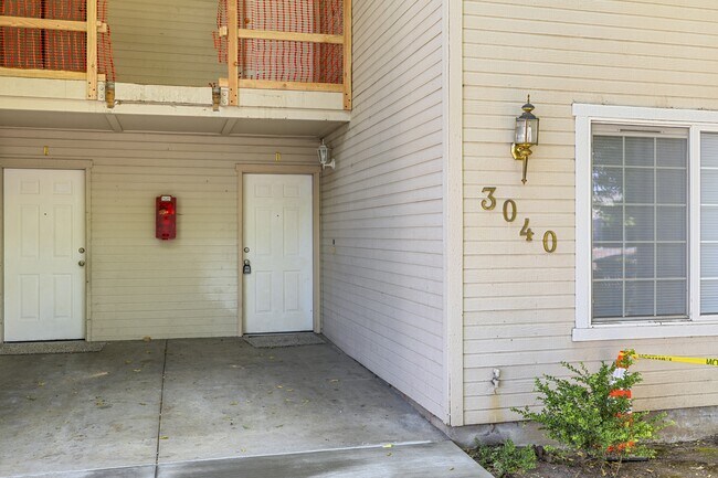 Building Photo - 3040 Sheraton Ct