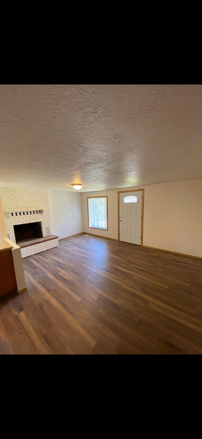 Foto del edificio - 679 SW Douglas St