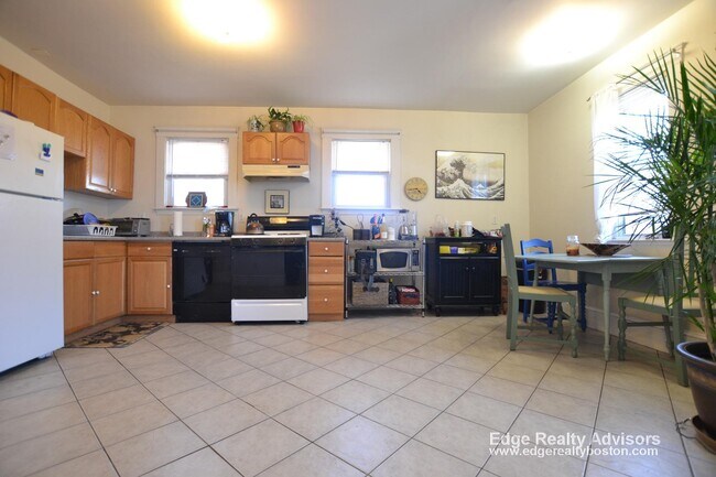 Building Photo - 505 Washington St