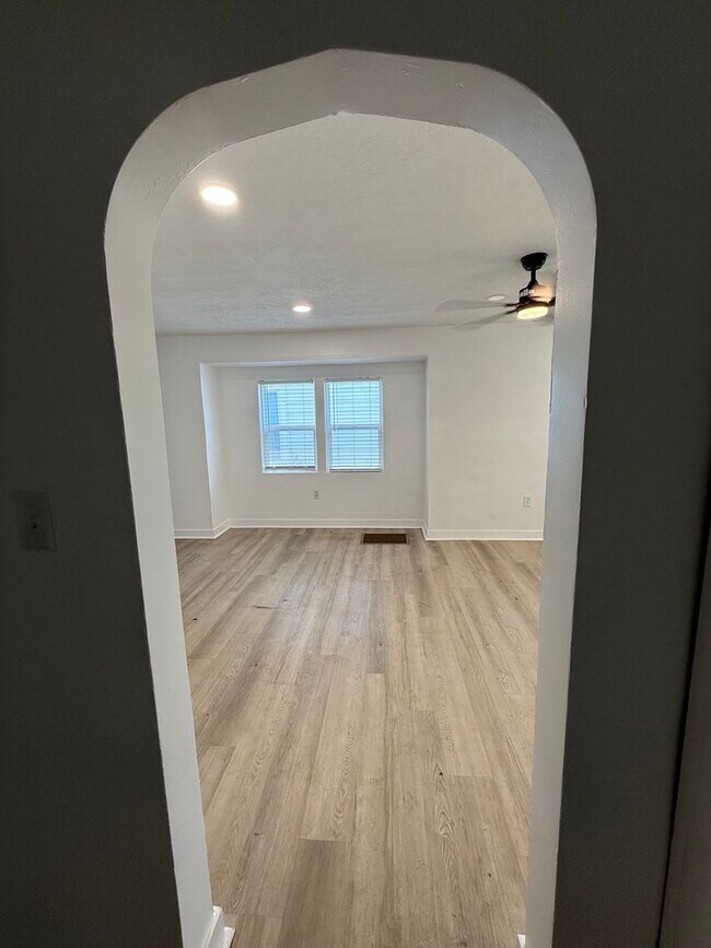 Foto del edificio - 523 N Alton Ave