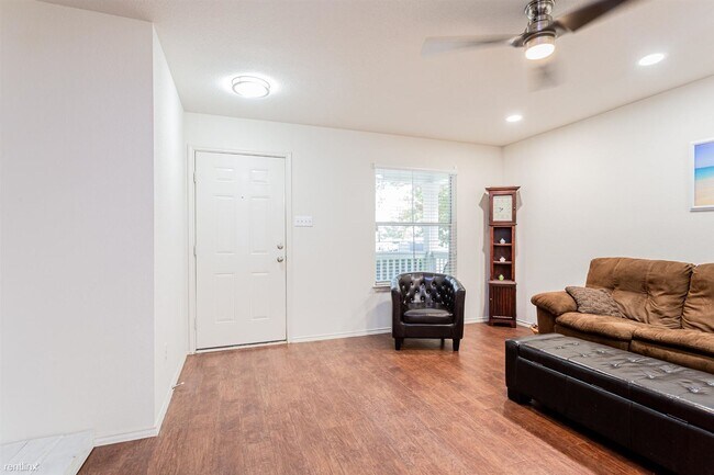 Building Photo - 2 br, 2 bath House - 1430 Big Bend Dr 14 14