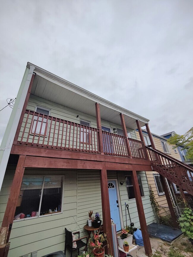 Foto del edificio - *Recently Updated 2BD/1BA Apartment availa...