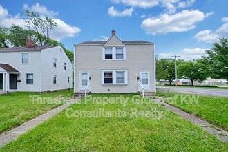 Building Photo - 1732-1734-1734 E Whittier St