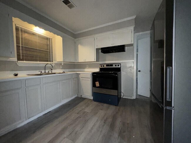 Foto del edificio - 1126 Barbara Ann Dr