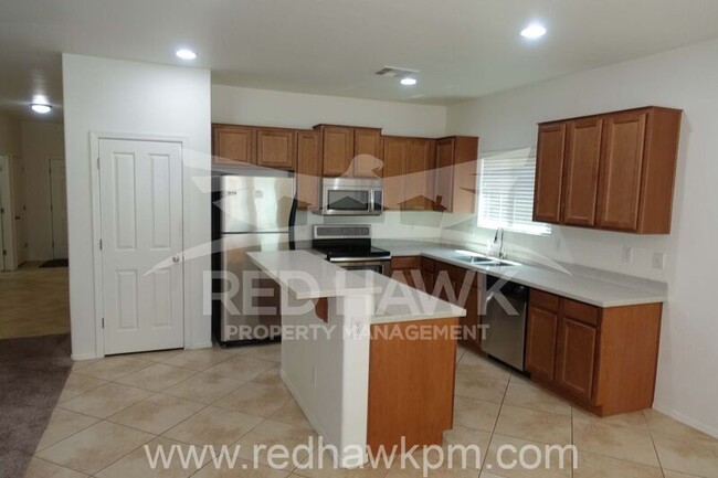 Foto del edificio - 1057 E Sourwood Dr