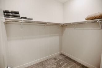 Townhome Master Closet - Winding Springs