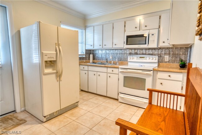 Foto del edificio - 27430 Village Garden Way