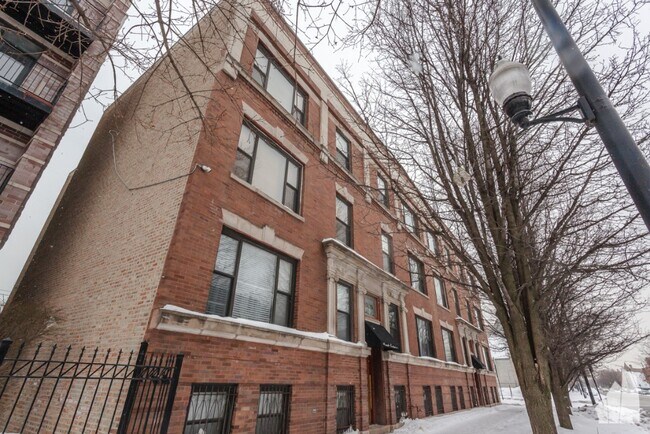 Foto del edificio - 4353 S Indiana Ave