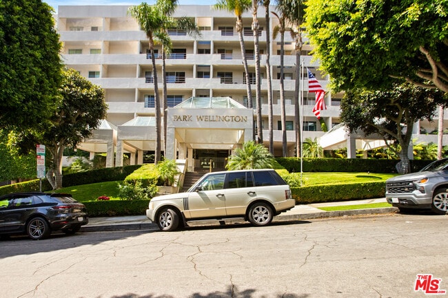 Building Photo - 1131 Alta Loma Rd