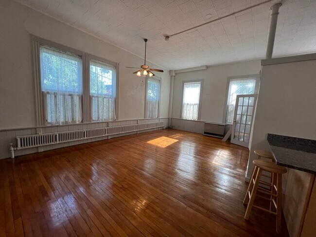 Building Photo - 105 Whipple Rd