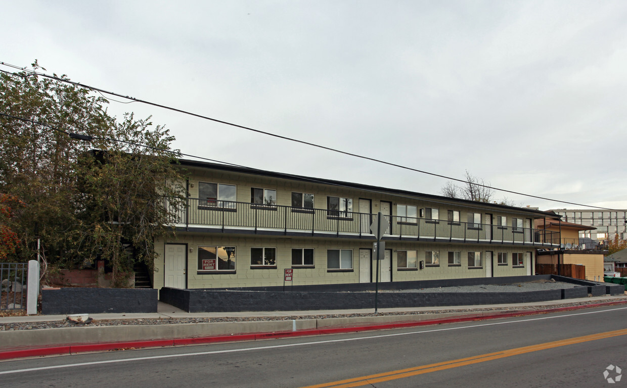 Building Photo - University Terrace Apartments