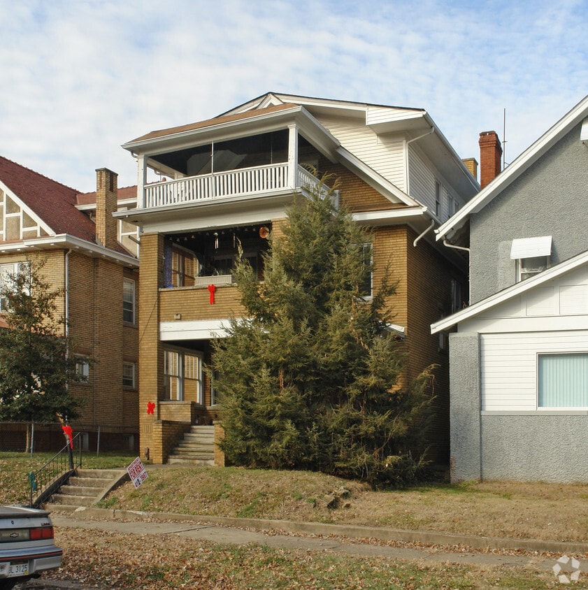 830 12th Ave, Huntington, WV 25701 Apartments in Huntington, WV