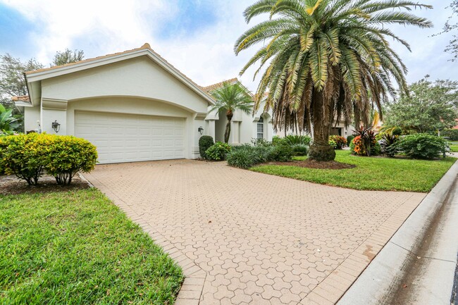 Building Photo - ***VINEYARDS POOL HOME***WONDERUL LOCATION...