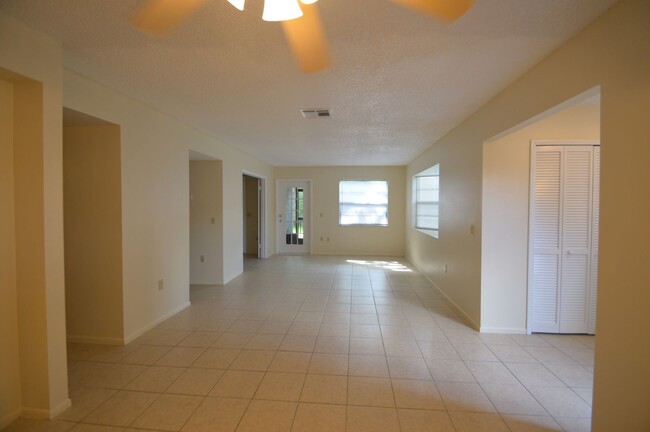 Foto del edificio - 3 B/2B 1st floor condo in Baywood Meadows!...