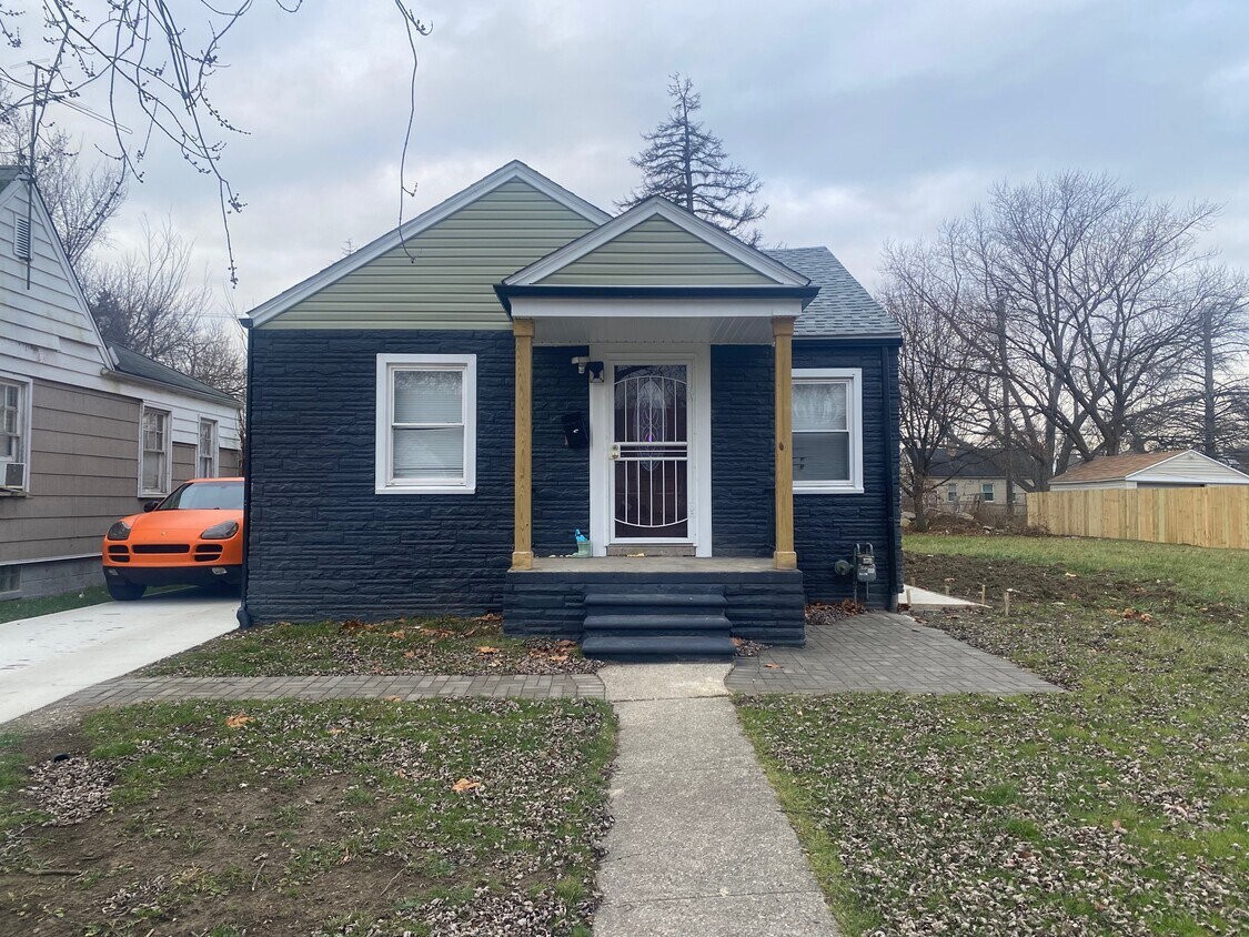 Foto principal - 8435 Westwood St