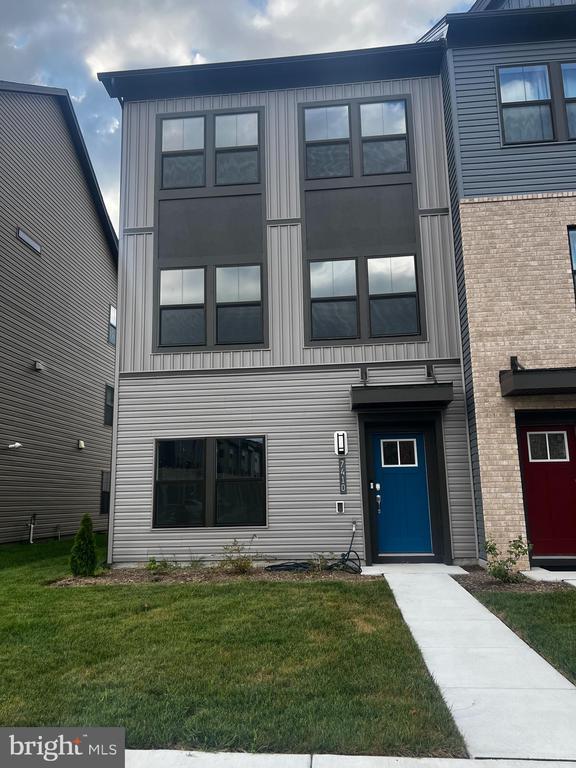 Building Photo - 7410 Amega Way