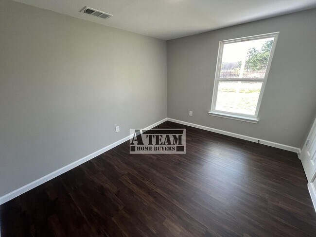 Building Photo - Beautiful Remodeled 3 Bed 1 Bath