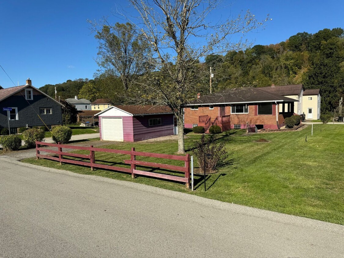 520 Frencik St, Buena Vista, PA 15018 House Rental in Buena Vista, PA