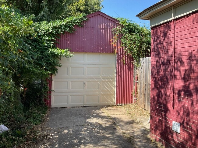 Photo - Great location! House