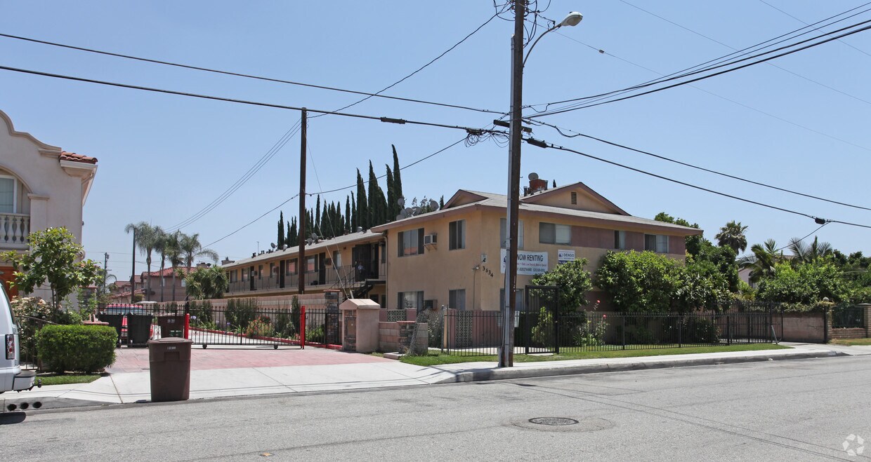 Foto del edificio - 3534 Whistler Ave