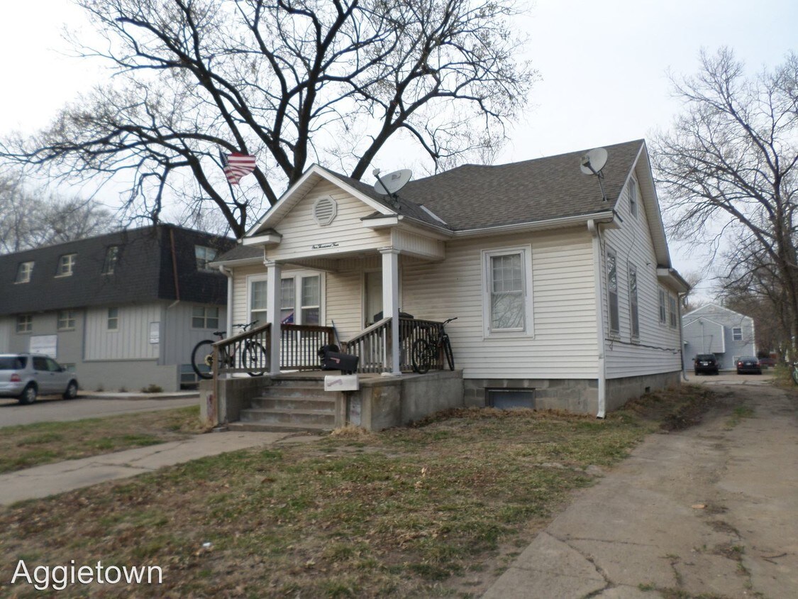 1004 Thurston St, Manhattan, KS 66502 Condo for Rent in Manhattan, KS