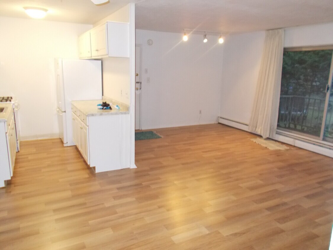 Foto principal - 5017 Nob Hill Dr