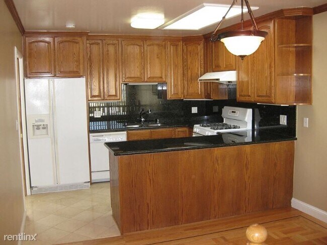 Building Photo - 3 br, 2.5 bath House - Undisclosed location
