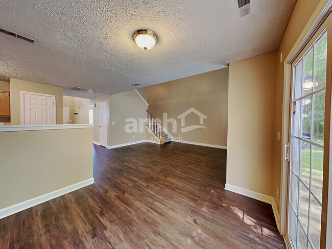 Foto del edificio - 8028 Meadowview Ln