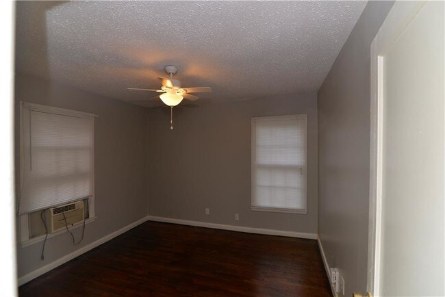 10433 Fern Dr Dallas, TX 75228 - Alquileres en Dallas, TX
