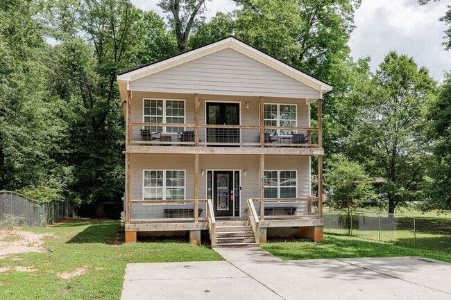 Building Photo - 235 Bray St