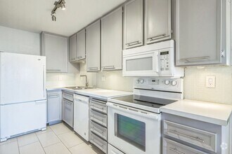 Building Photo - 701 N Los Felices Cir W