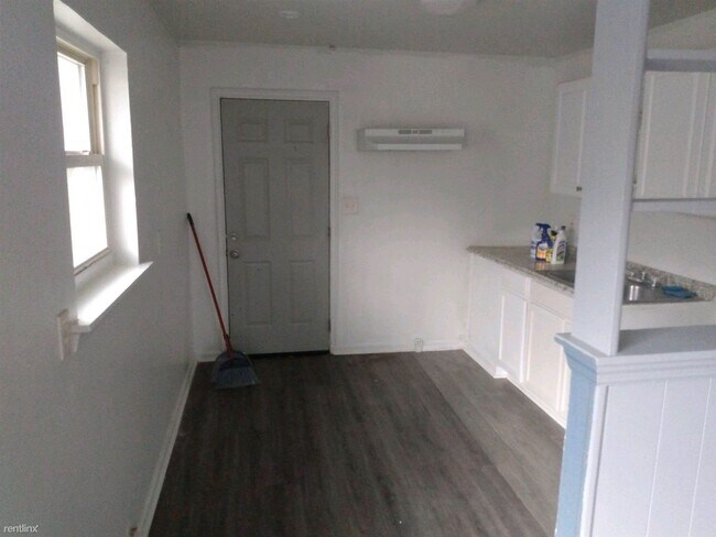 Building Photo - 2 br, 1 bath Duplex - 4018 Fagan Street Un...